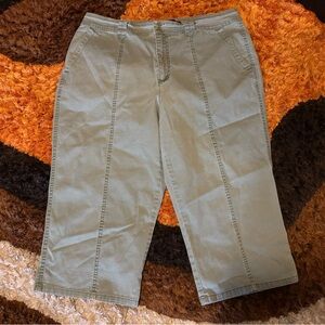 Gloria Vanderbilt, Green, Capri Shorts